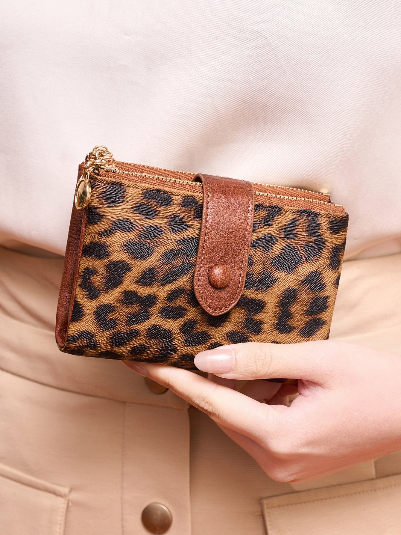Ladies Compact Wallet Soft Vegan Leather Tri-Fold Purse Double Zipper Coin Pocket with Removable Card Holder High Capacity Multi Slots Leopard Print Brown